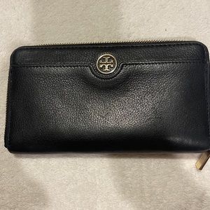 Tory Burch wallet